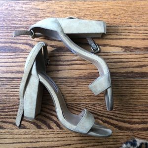 Steve Madden Nude 4” heels